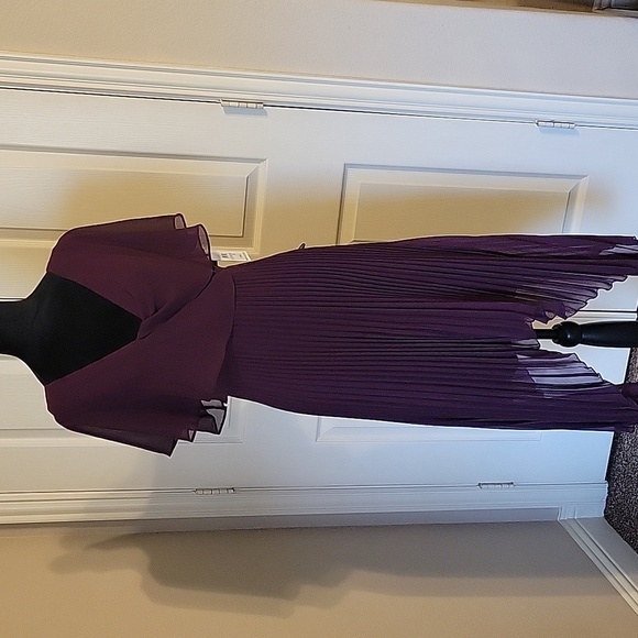 NWT Burgundy Kensie dress size 6 - Picture 1 of 14